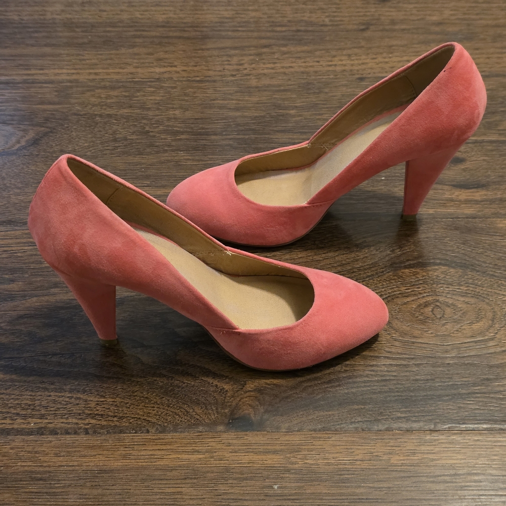 Forever 21 Pink Faux Suede Heels US Size 8